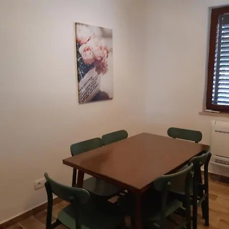Kana Apartment *