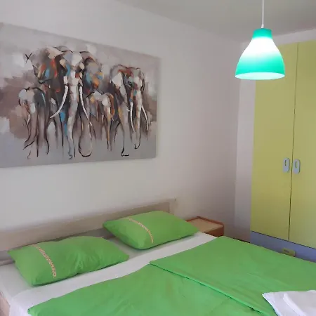 Kana Apartment *